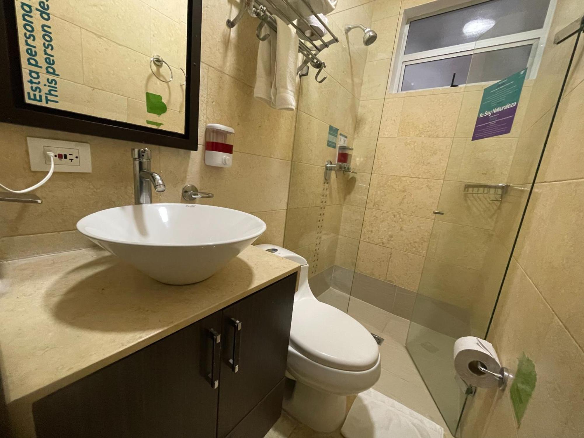 Hotel Bolivariana Plaza 메딜린 외부 사진